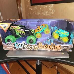 Spin Master Monster Jam Diecast Curse of The Gasoline 3-Pack Trucks Scooby Doo